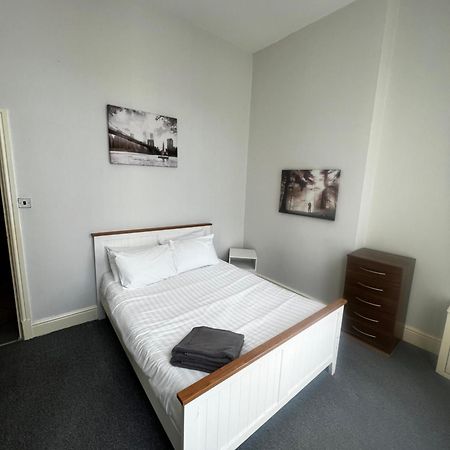 No 3 - Large 1 Bed Near Sefton Park And Lark Lane Appartement Liverpool Buitenkant foto