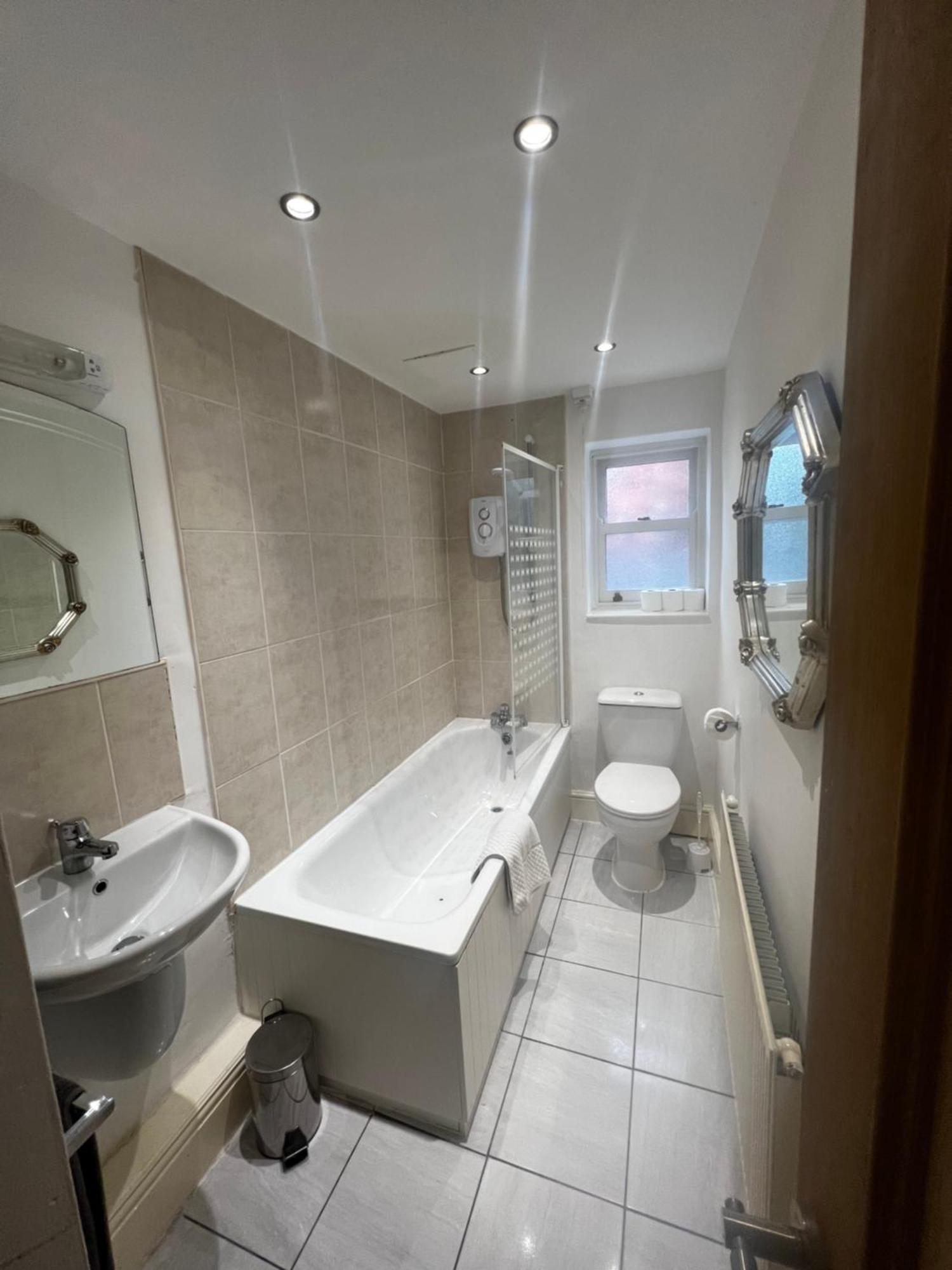 No 3 - Large 1 Bed Near Sefton Park And Lark Lane Appartement Liverpool Buitenkant foto